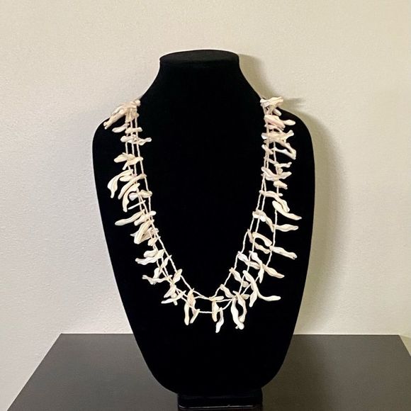 Vintage Mother of Pearl Strand Statement Necklace - Picture 5 of 7